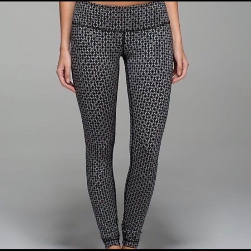 Lululemon geometric leggings size 4